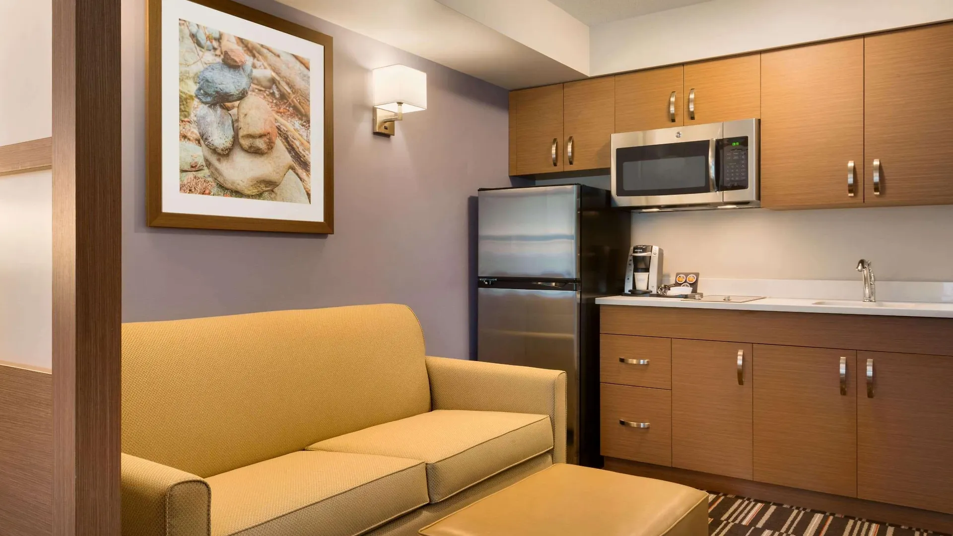 Microtel Inn & Suites By Wyndham Oyster Bay Ladysmith 2*,  Canada