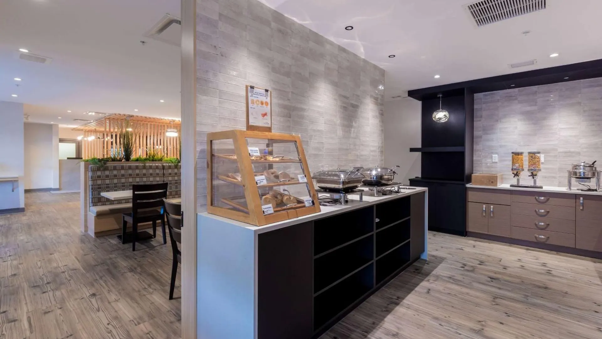 Hotel Microtel Inn & Suites By Wyndham Oyster Bay Ladysmith